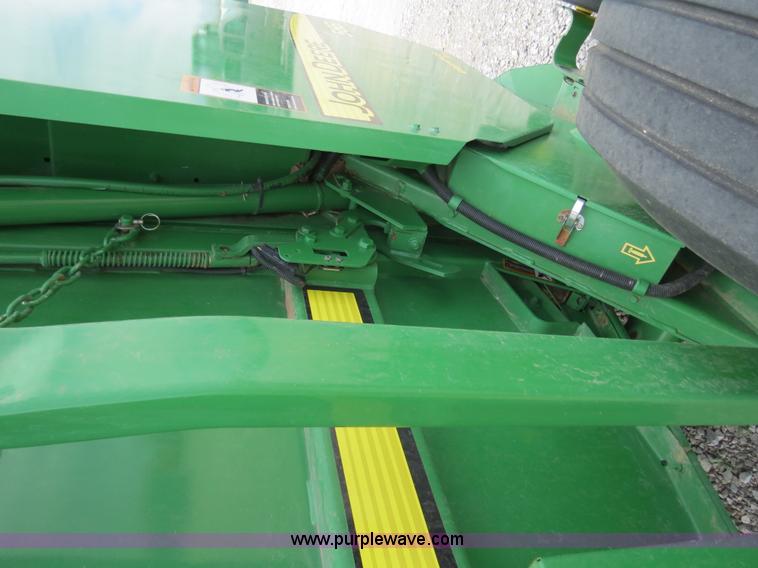 image for item B4746 2007 John Deere 568 round baler