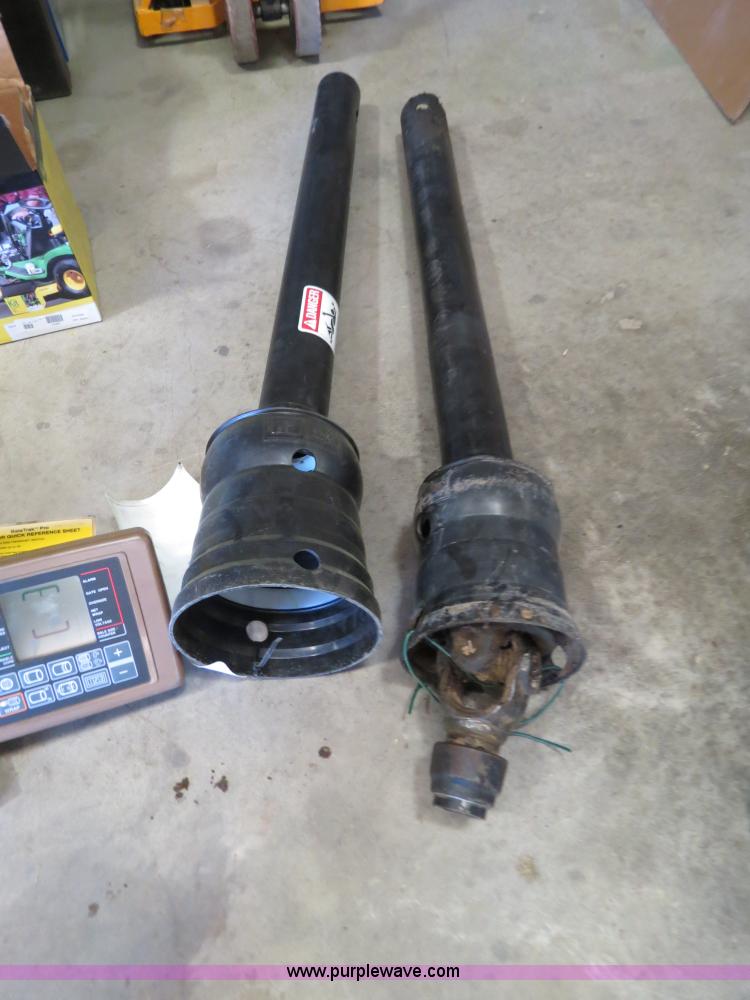 image for item B4746 2007 John Deere 568 round baler