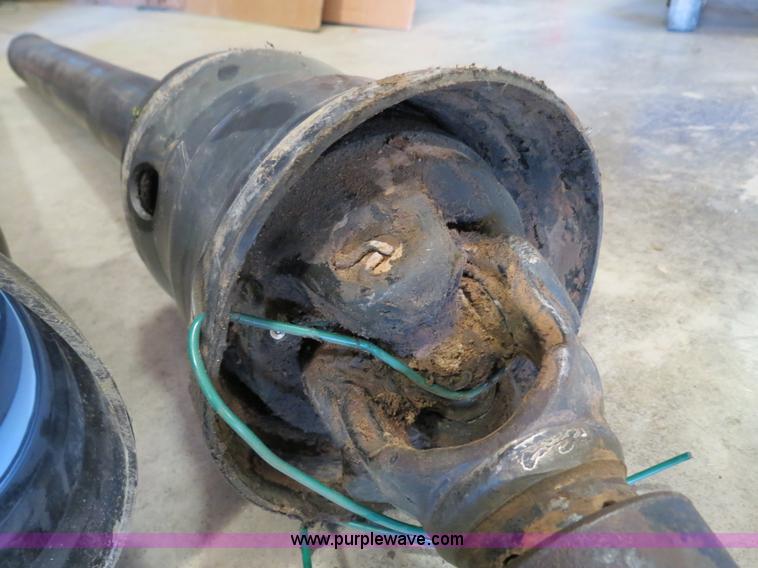 image for item B4746 2007 John Deere 568 round baler