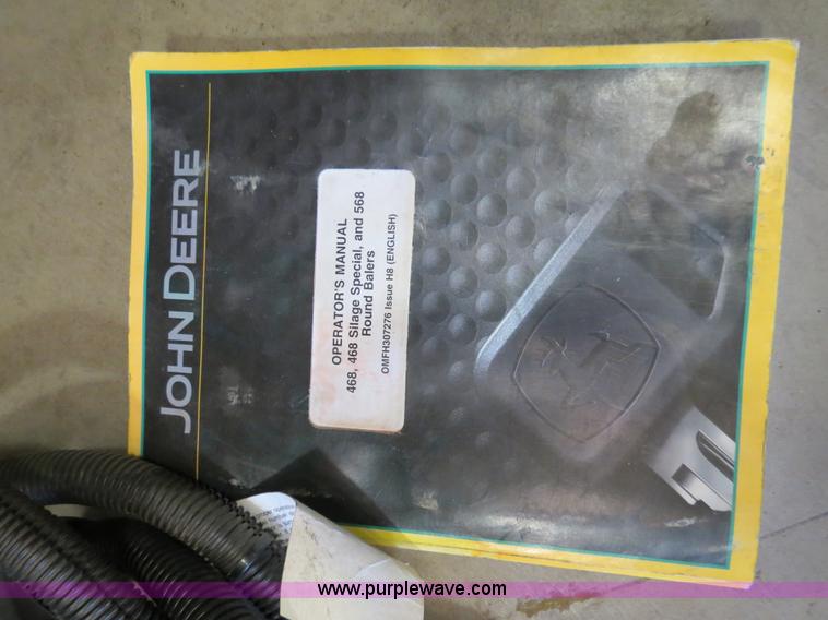 image for item B4746 2007 John Deere 568 round baler