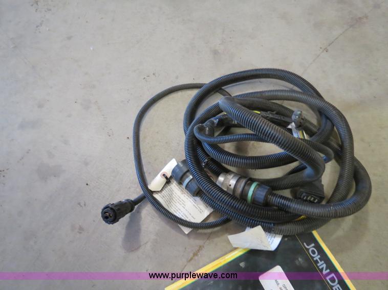 image for item B4746 2007 John Deere 568 round baler