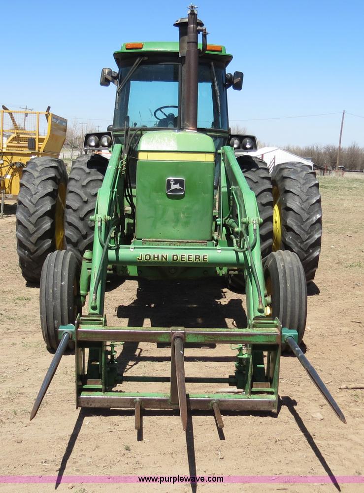 image for item B4748 1979 John Deere 4440 tractor