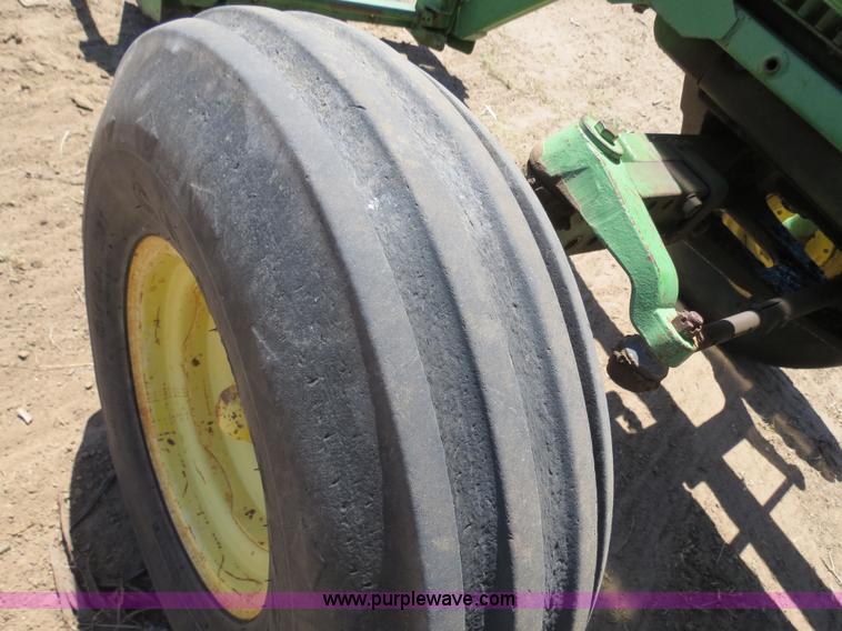 image for item B4748 1979 John Deere 4440 tractor