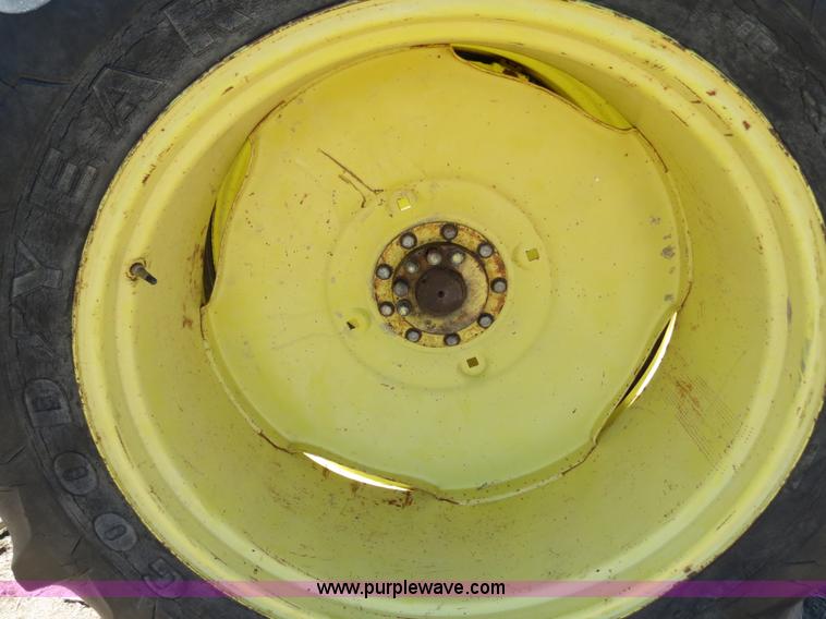 image for item B4748 1979 John Deere 4440 tractor