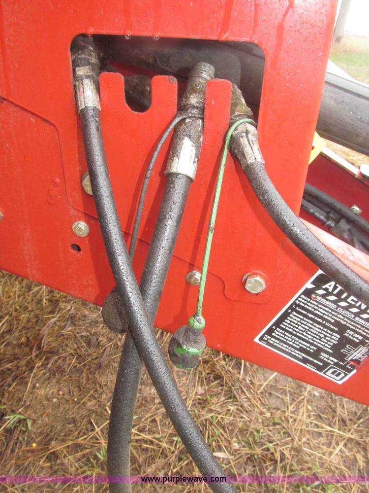 image for item B5464 2005 New Holland BR780 round baler