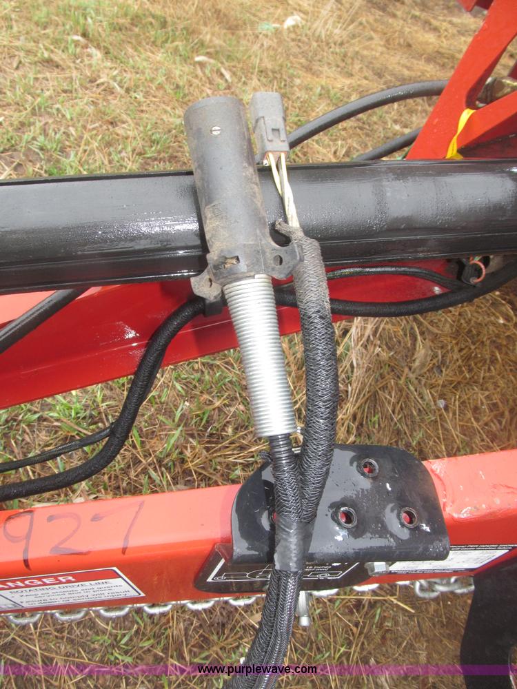 image for item B5464 2005 New Holland BR780 round baler