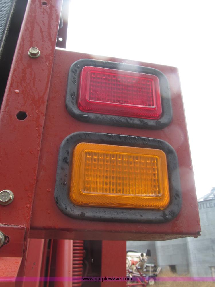 image for item B5464 2005 New Holland BR780 round baler