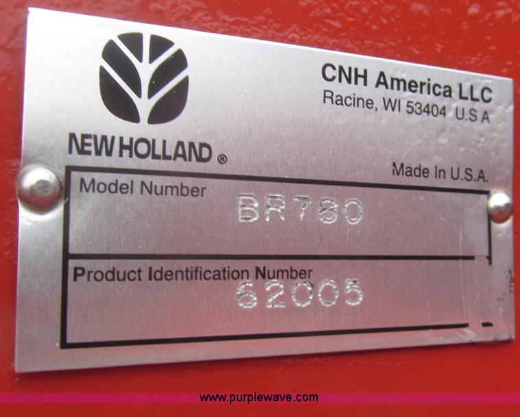 image for item B5464 2005 New Holland BR780 round baler