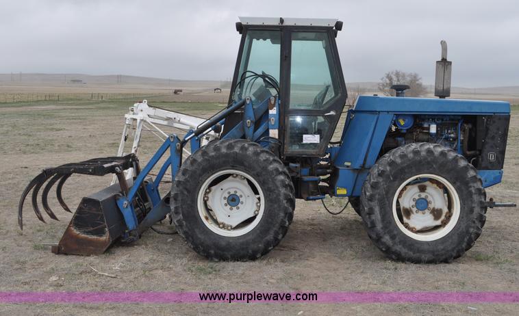 image for item C3493 1989 Ford 276 Versatile articulated tractor
