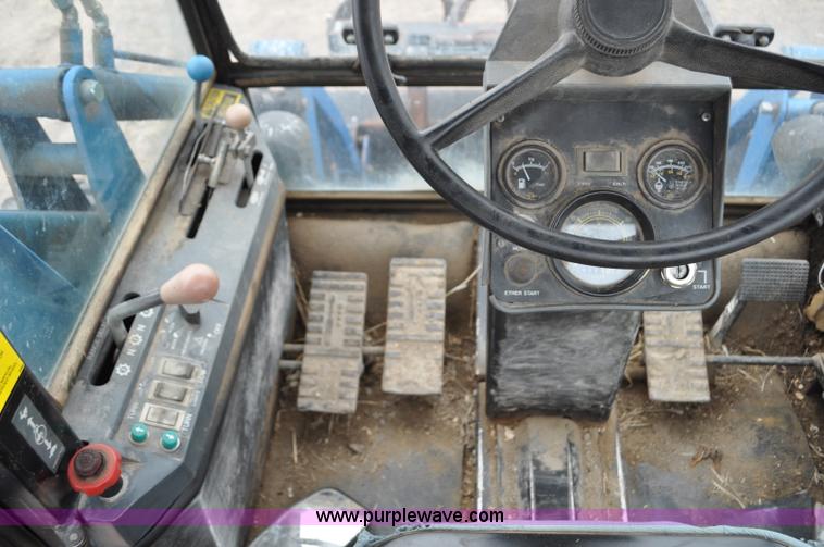 image for item C3493 1989 Ford 276 Versatile articulated tractor