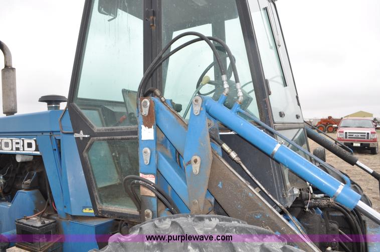 image for item C3493 1989 Ford 276 Versatile articulated tractor