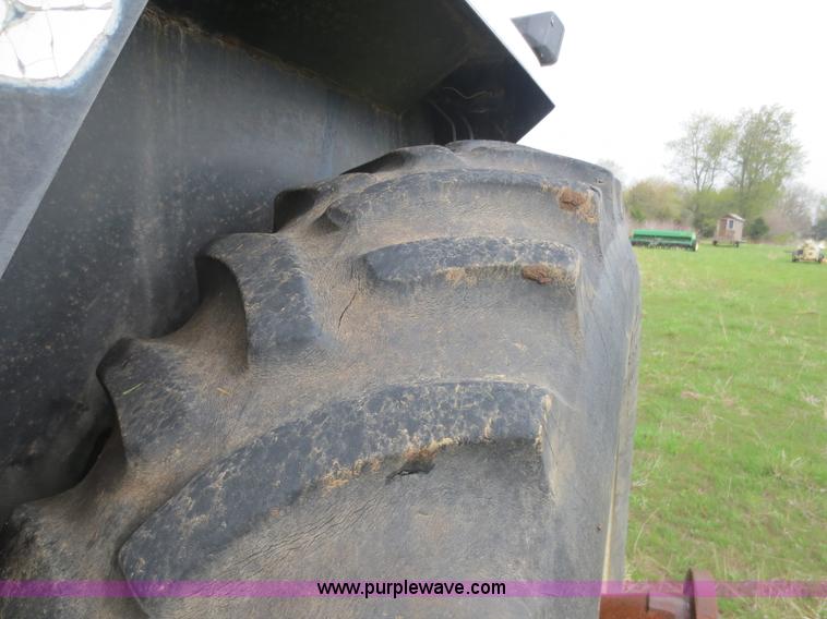 image for item D5826 1987 Case IH 1896 tractor