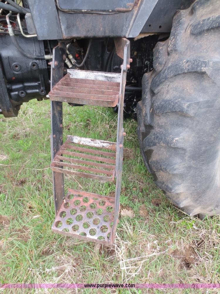 image for item D5826 1987 Case IH 1896 tractor