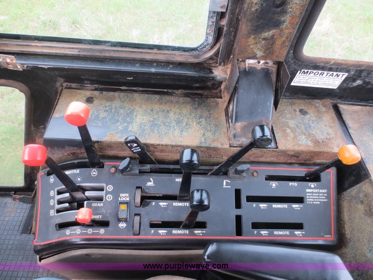 image for item D5826 1987 Case IH 1896 tractor