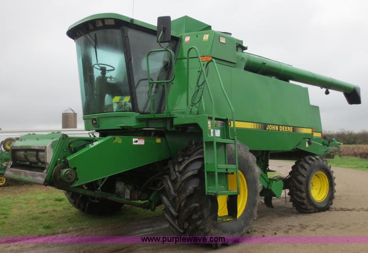 image for item D5830 1989 John Deere 9600 RWA combine