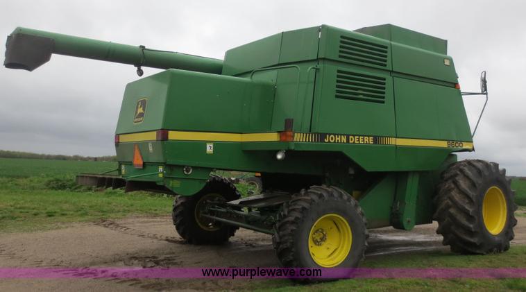 image for item D5830 1989 John Deere 9600 RWA combine