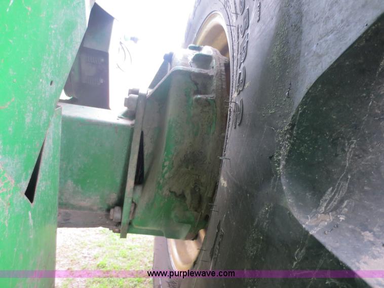 image for item D5830 1989 John Deere 9600 RWA combine