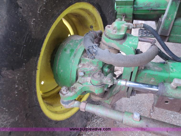 image for item D5830 1989 John Deere 9600 RWA combine