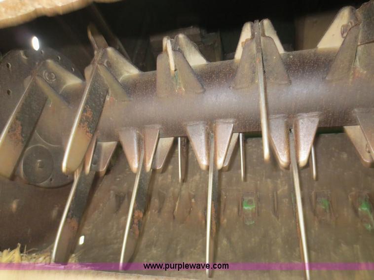 image for item D5830 1989 John Deere 9600 RWA combine