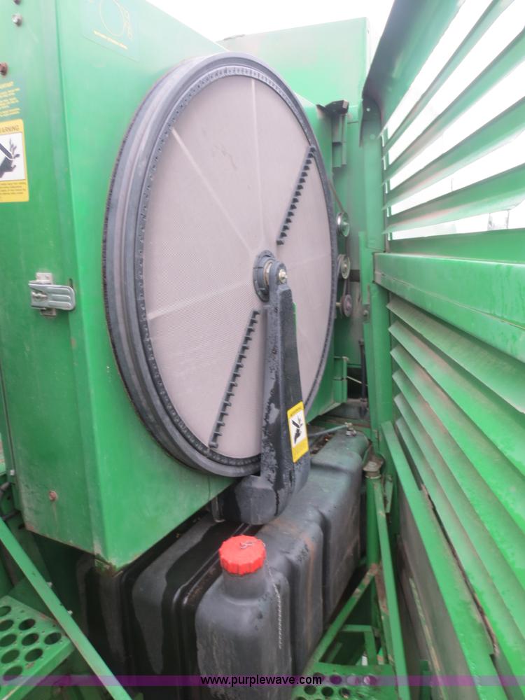 image for item D5830 1989 John Deere 9600 RWA combine