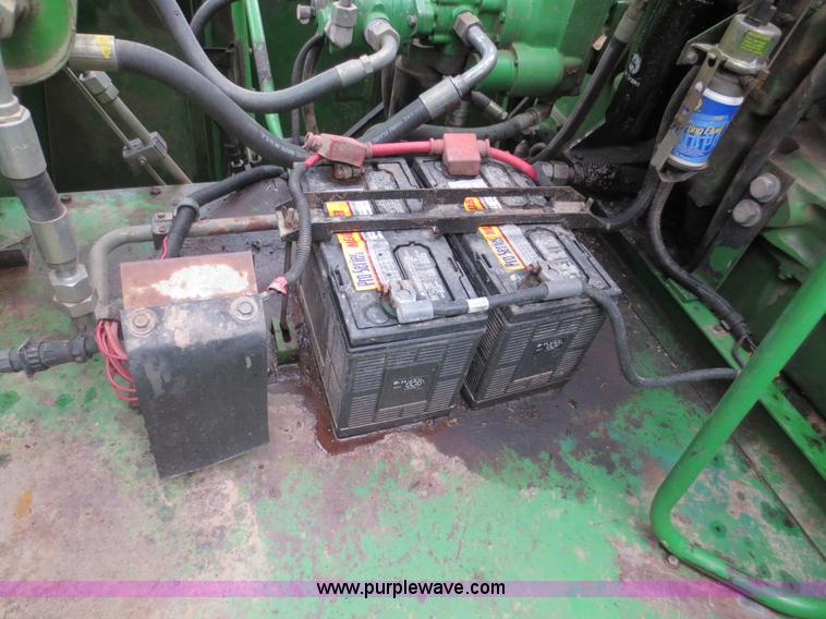 image for item D5830 1989 John Deere 9600 RWA combine