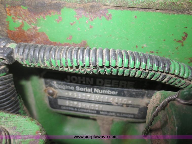 image for item D5830 1989 John Deere 9600 RWA combine