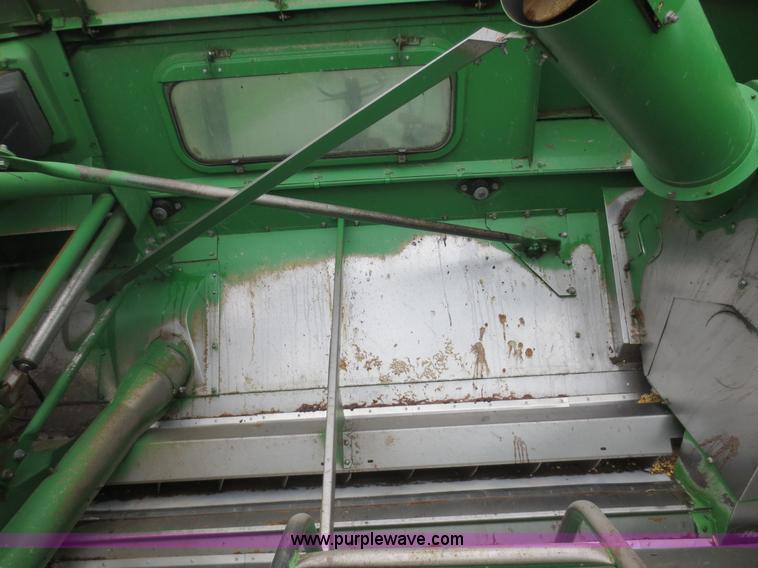 image for item D5830 1989 John Deere 9600 RWA combine