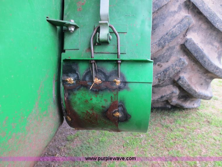 image for item D5830 1989 John Deere 9600 RWA combine