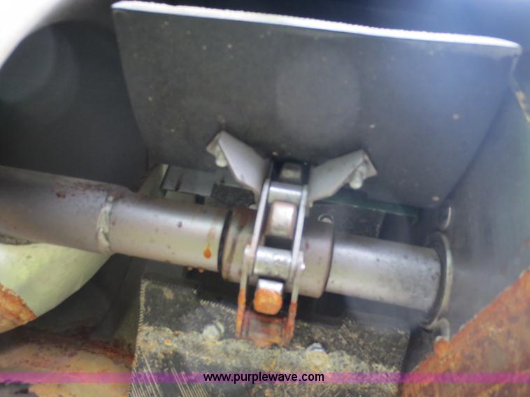 image for item D5830 1989 John Deere 9600 RWA combine