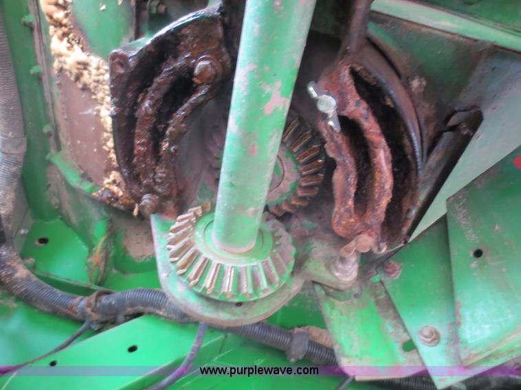 image for item D5830 1989 John Deere 9600 RWA combine