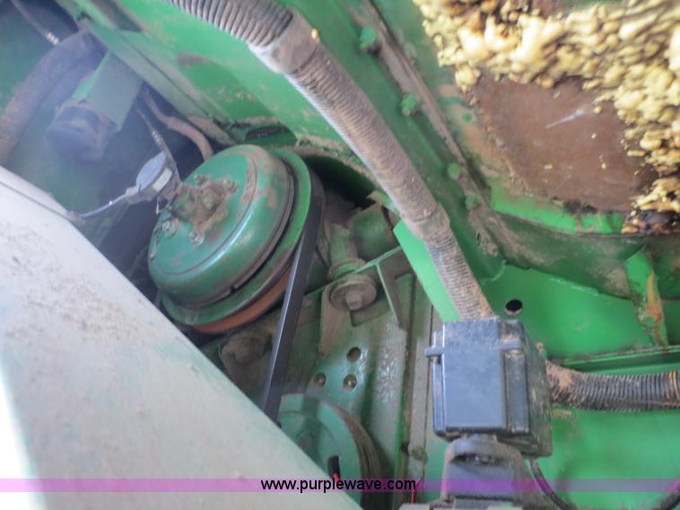 image for item D5830 1989 John Deere 9600 RWA combine