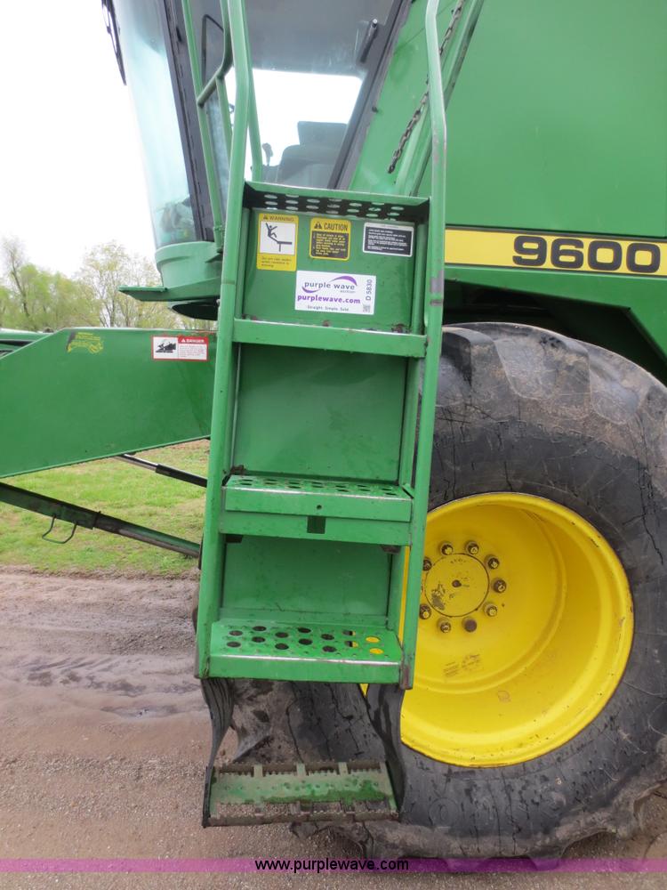 image for item D5830 1989 John Deere 9600 RWA combine