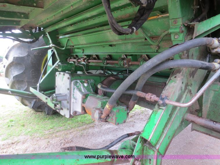 image for item D5830 1989 John Deere 9600 RWA combine