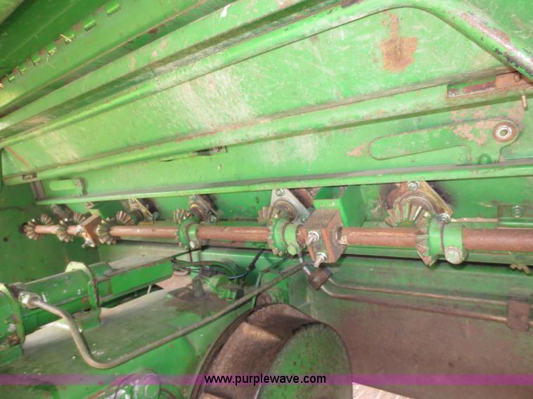 image for item D5830 1989 John Deere 9600 RWA combine