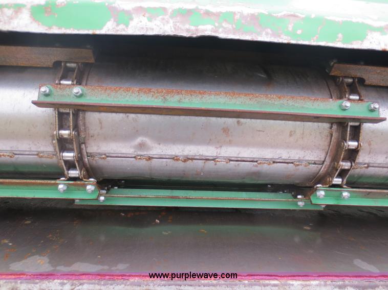 image for item D5830 1989 John Deere 9600 RWA combine