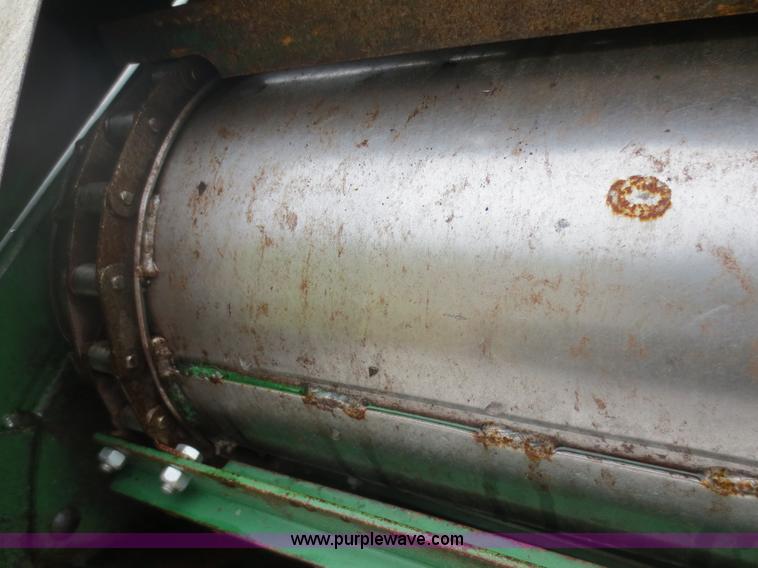 image for item D5830 1989 John Deere 9600 RWA combine