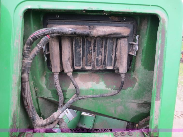image for item D5830 1989 John Deere 9600 RWA combine