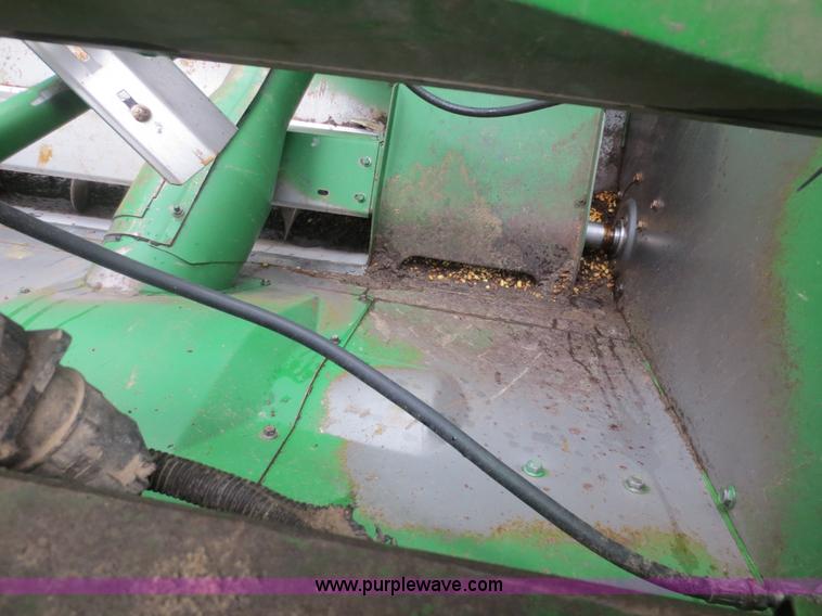 image for item D5830 1989 John Deere 9600 RWA combine