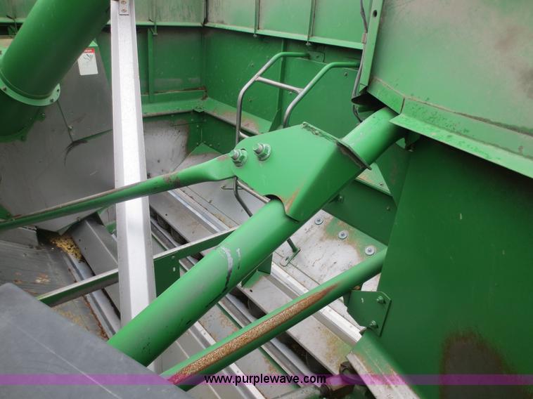 image for item D5830 1989 John Deere 9600 RWA combine