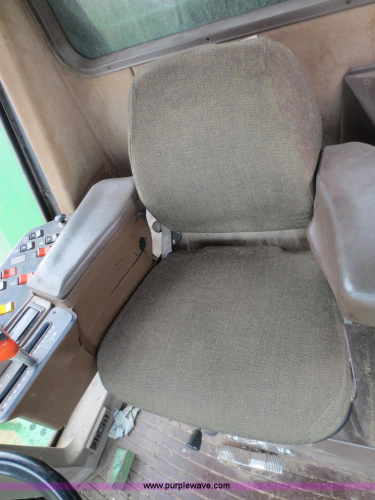 image for item D5830 1989 John Deere 9600 RWA combine