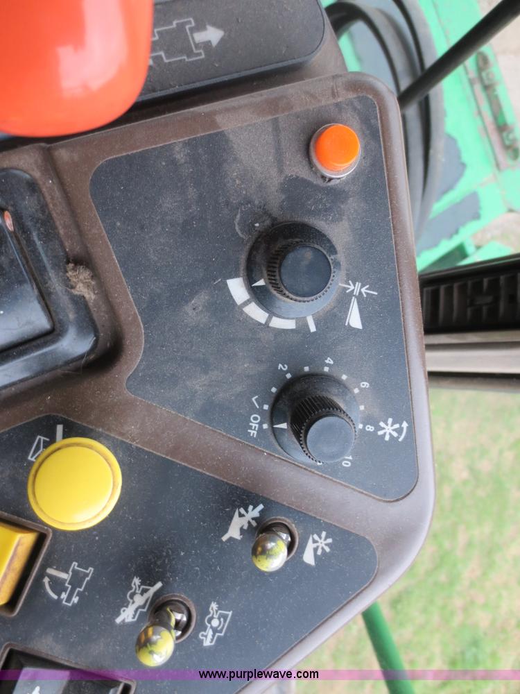 image for item D5830 1989 John Deere 9600 RWA combine