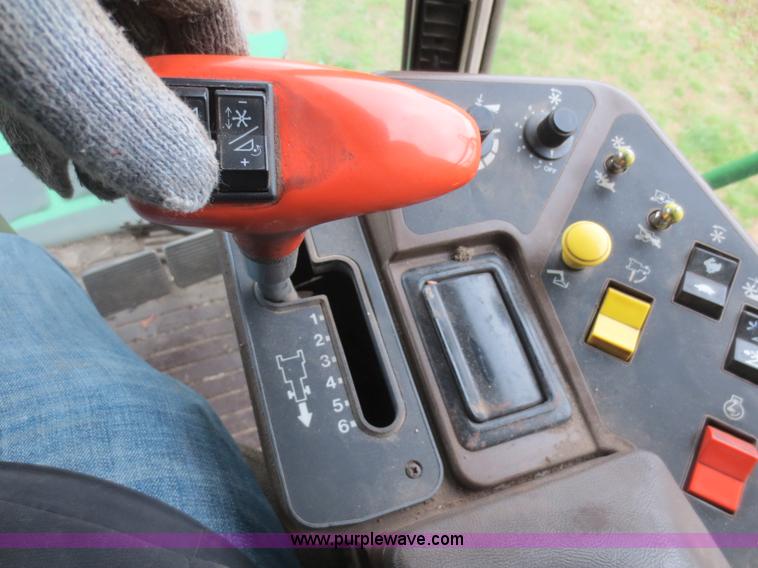 image for item D5830 1989 John Deere 9600 RWA combine