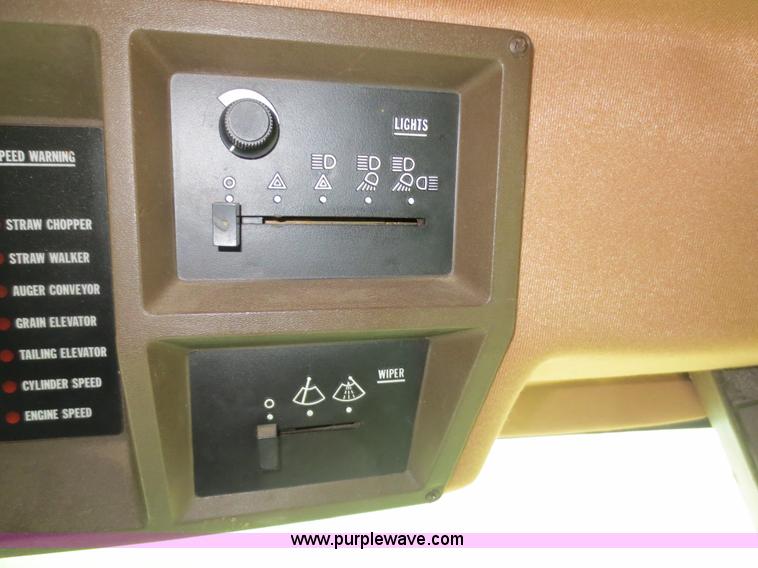 image for item D5830 1989 John Deere 9600 RWA combine