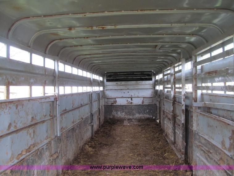 image for item D7316 1998 Trailmann 26' gooseneck livestock trailer