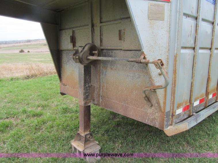 image for item D7316 1998 Trailmann 26' gooseneck livestock trailer
