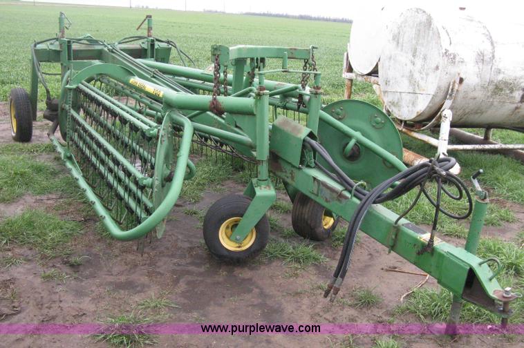 image for item E3399 John Deere 700 folding rake