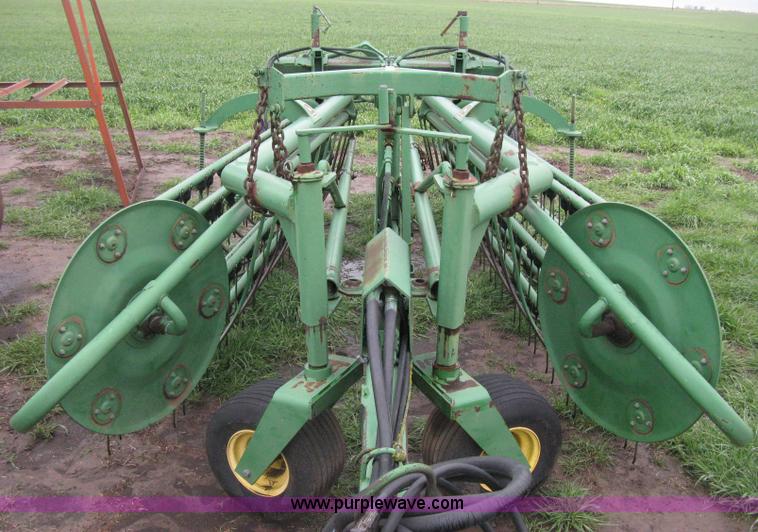 image for item E3399 John Deere 700 folding rake