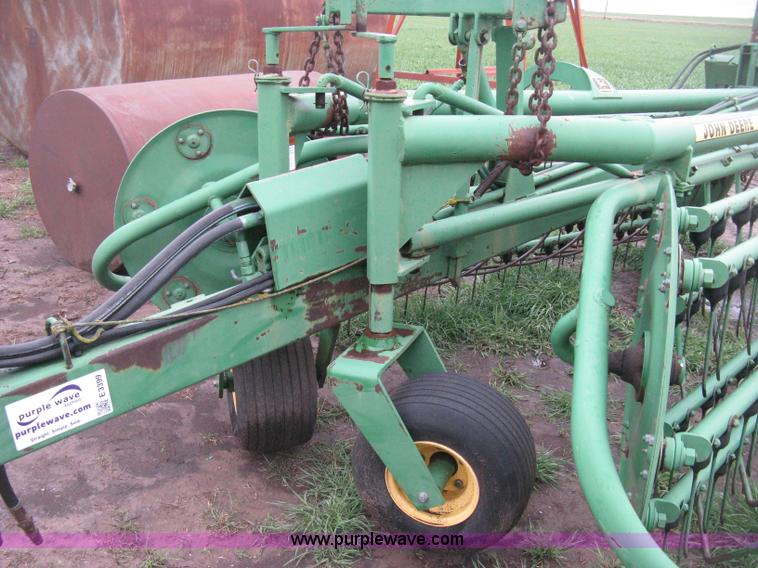 image for item E3399 John Deere 700 folding rake