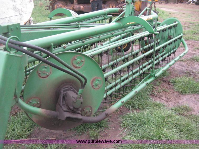 image for item E3399 John Deere 700 folding rake