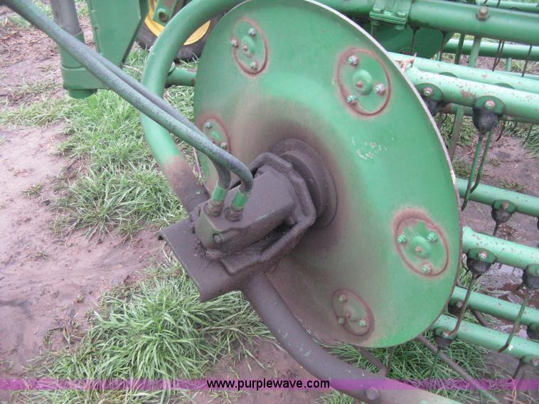 image for item E3399 John Deere 700 folding rake
